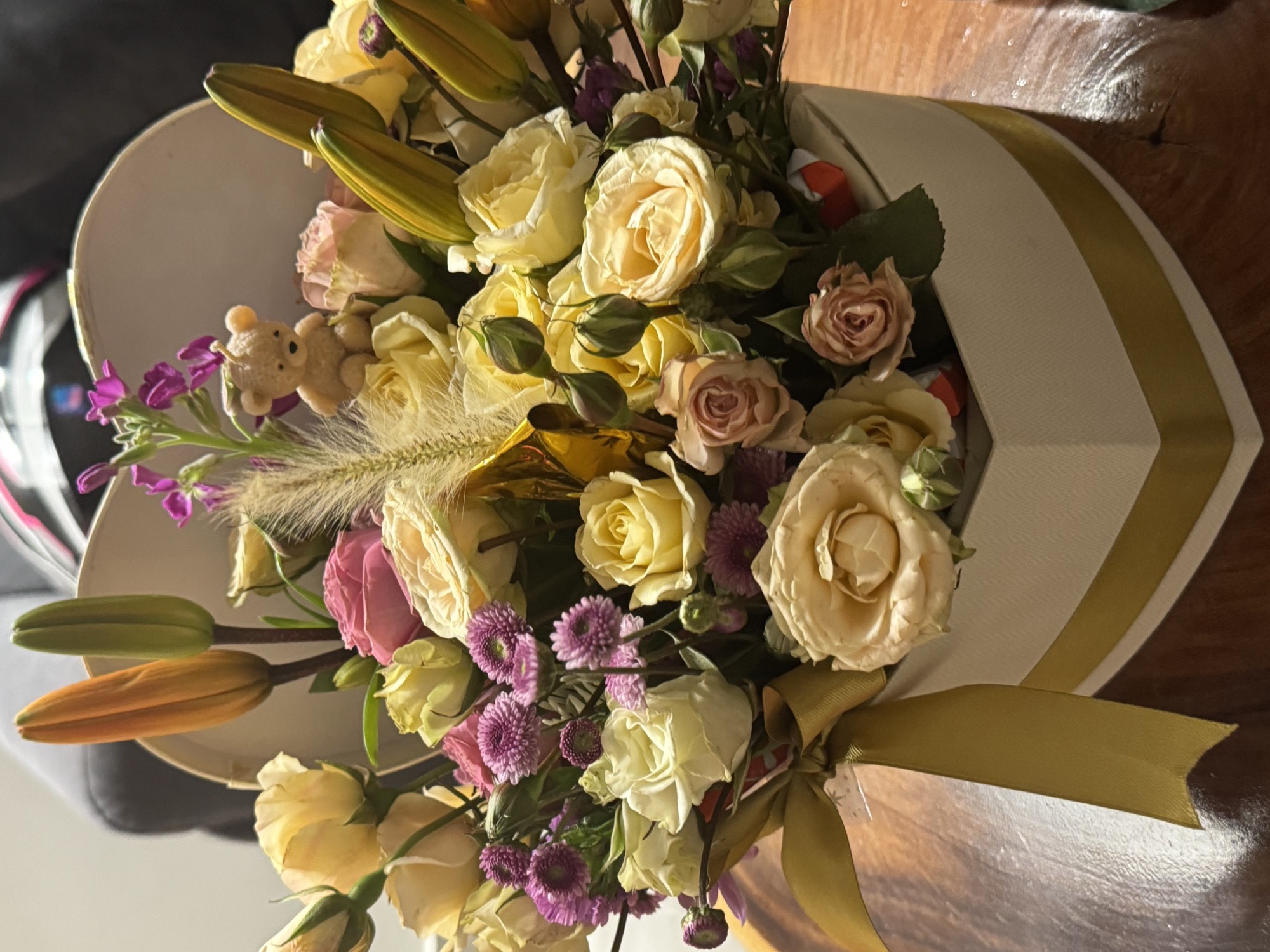 Bouquet Florable — paleta Crema y pastel
